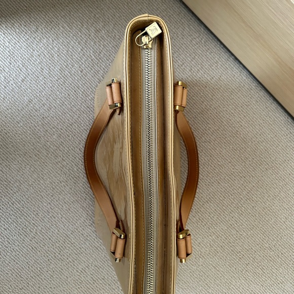 Louis Vuitton Stockton Monogram Vernis Bag - Picture 3 of 7